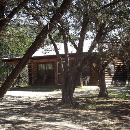 A Peace Of Heaven Cabins And Rv Vanderpool Exteriör bild