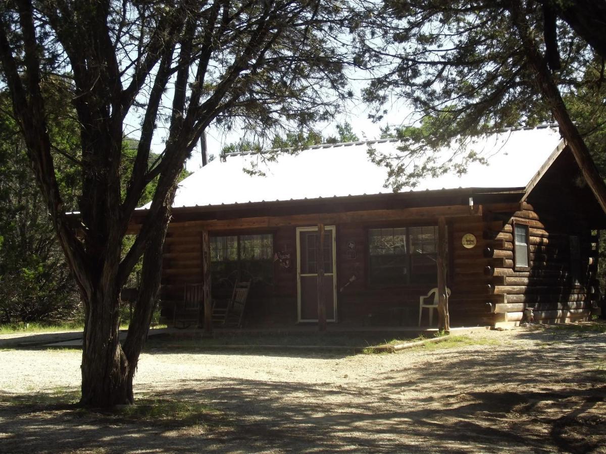A Peace Of Heaven Cabins And Rv Vanderpool Exteriör bild