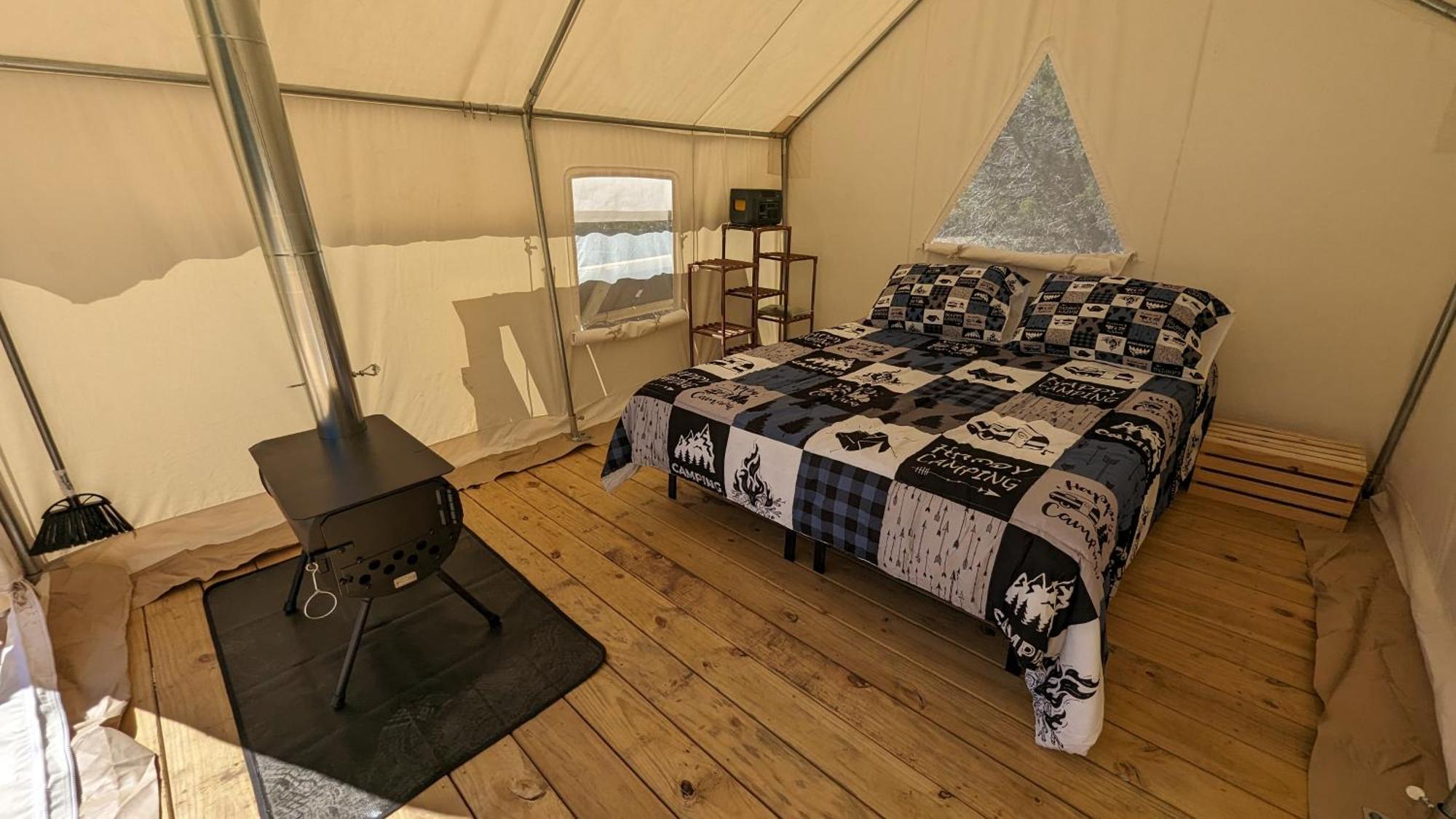 A Peace Of Heaven Cabins And Rv Vanderpool Exteriör bild