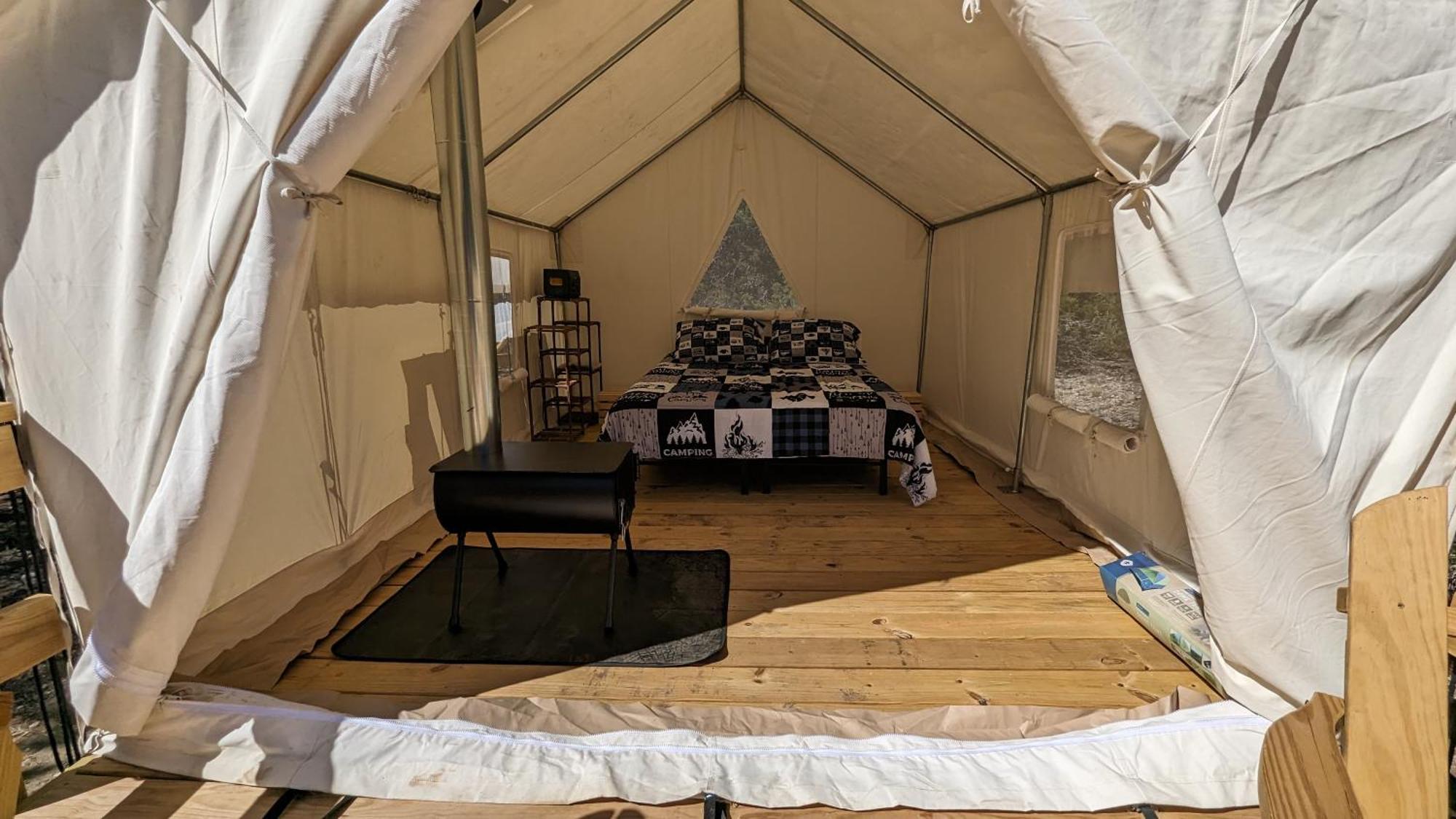 A Peace Of Heaven Cabins And Rv Vanderpool Exteriör bild