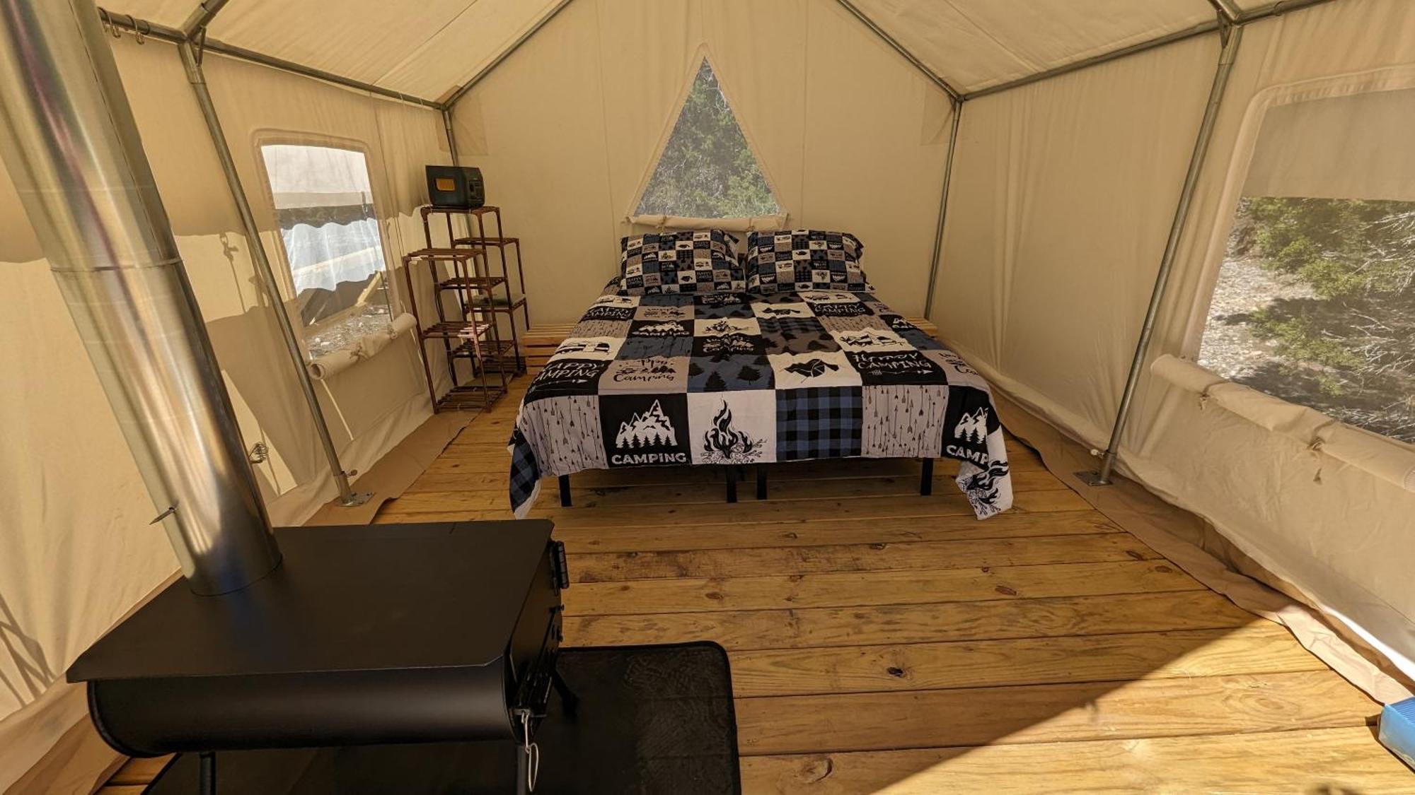 A Peace Of Heaven Cabins And Rv Vanderpool Exteriör bild