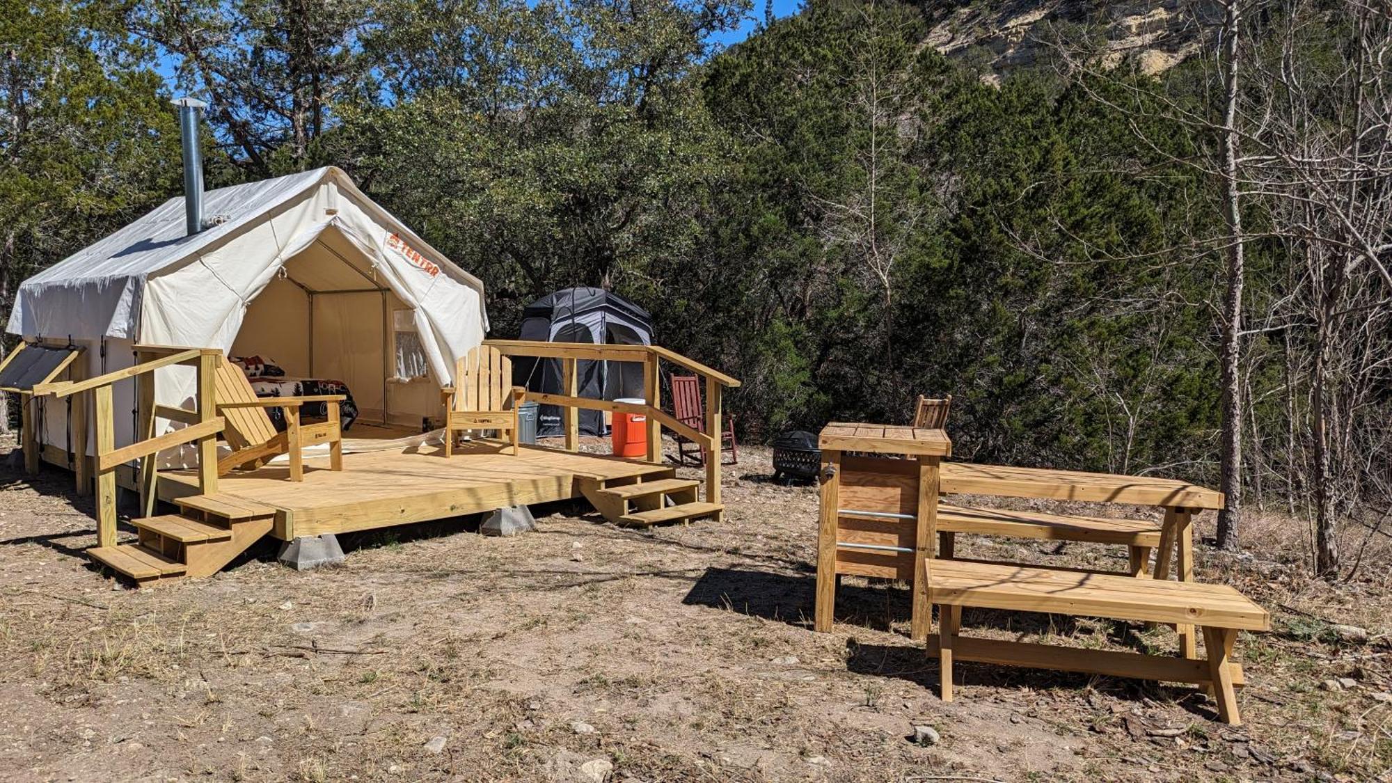 A Peace Of Heaven Cabins And Rv Vanderpool Exteriör bild