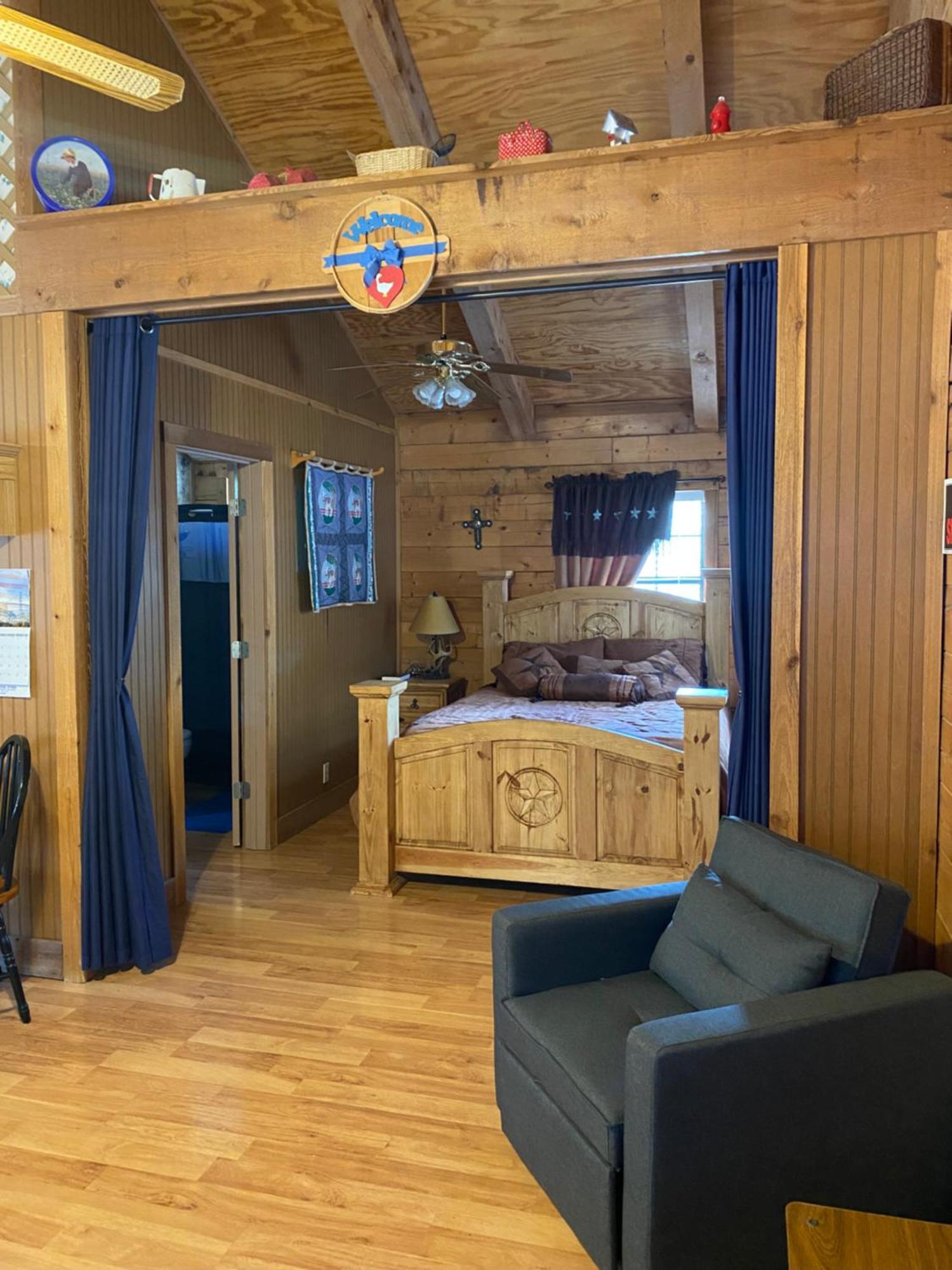 A Peace Of Heaven Cabins And Rv Vanderpool Exteriör bild